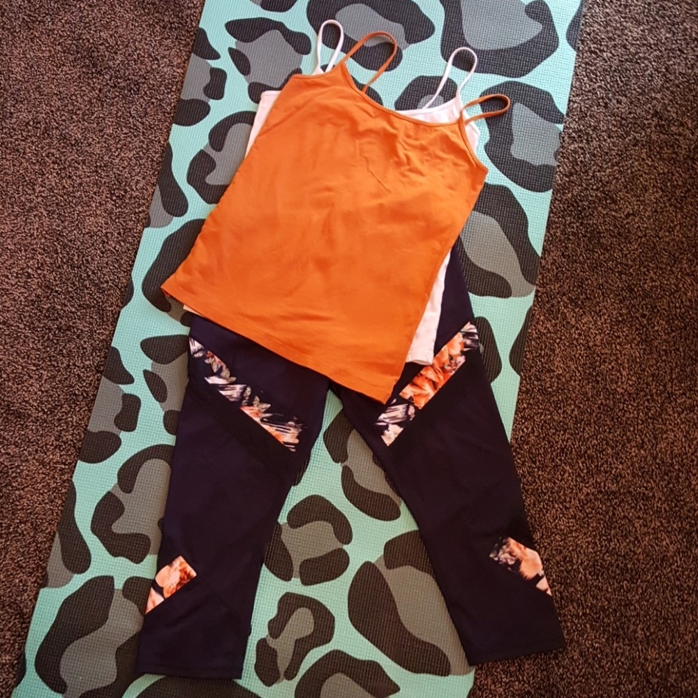 FINAL DAYS-STORE CLOSING Betsey Johnson Yoga Capris